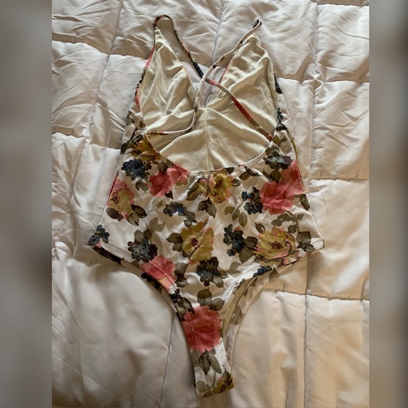 Floral Bodysuit - Picture 2 of 3